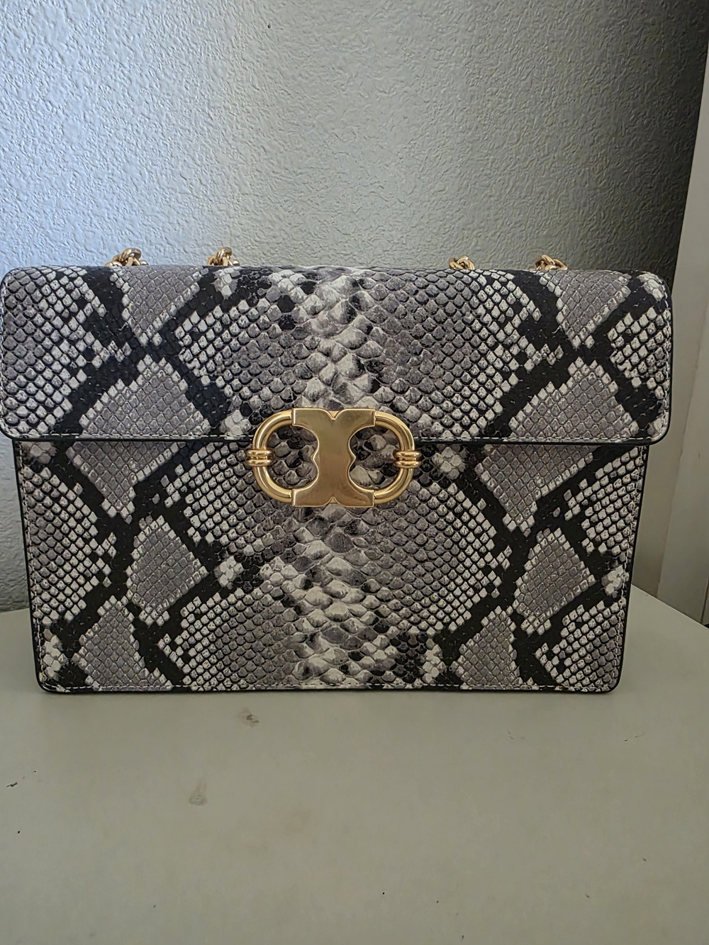 Elegant Gray Snakeskin-Print Embossed Shoulder Bag with Gold Hardware